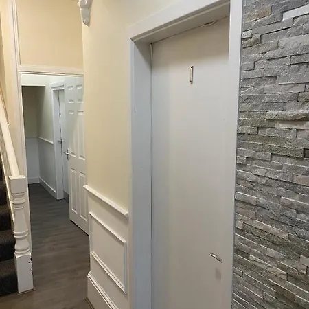 Seaside Suite 1 - Beautiful Long Stay Studio On Lord Street Blackpool Exterior photo