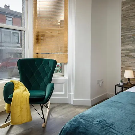 Seaside Suite 1 - Beautiful Long Stay Studio On Lord Street Blackpool Exterior photo