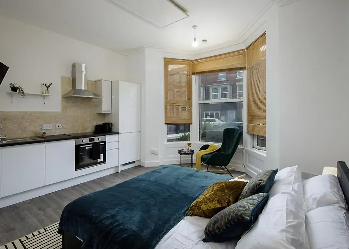 Seaside Suite 1 - Beautiful Long Stay Studio On Lord Street