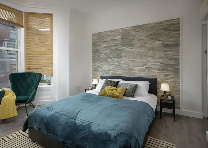 Seaside Suite 1 - Beautiful Long Stay Studio On Lord Street