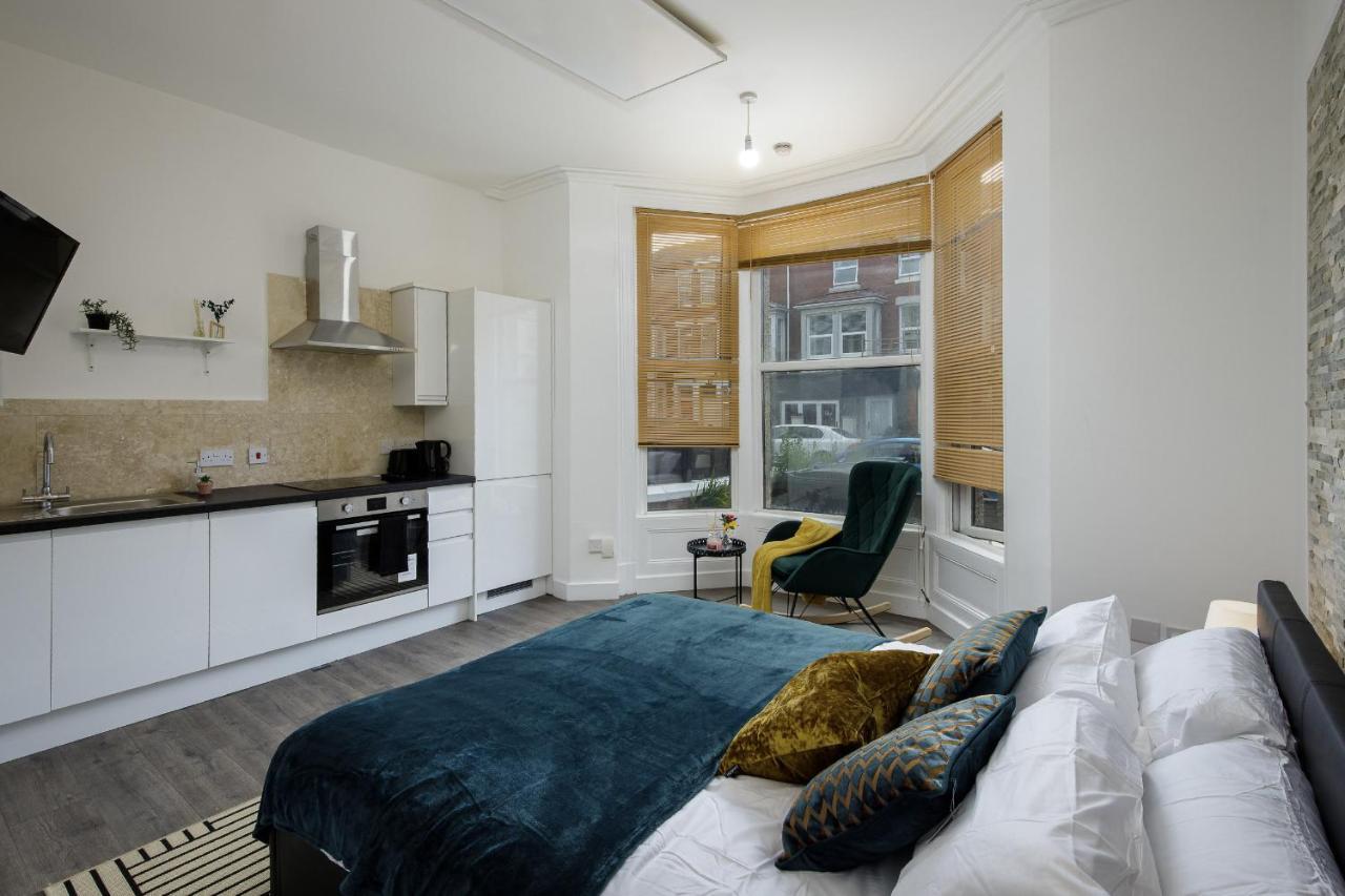 Seaside 1 - Beautiful Long On Lord Street Apartment Blackpool