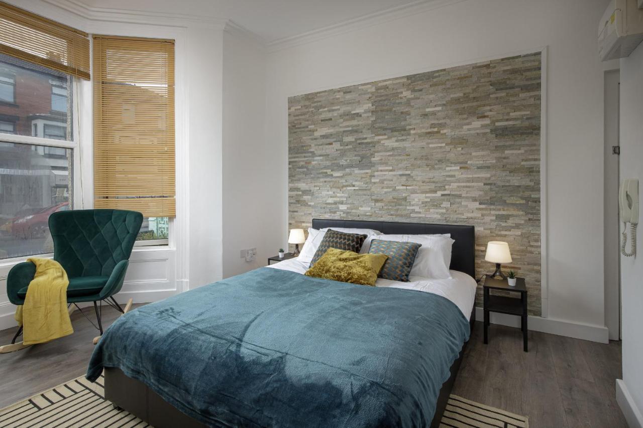 Seaside 1 - Beautiful Long On Lord Street Apartment Blackpool