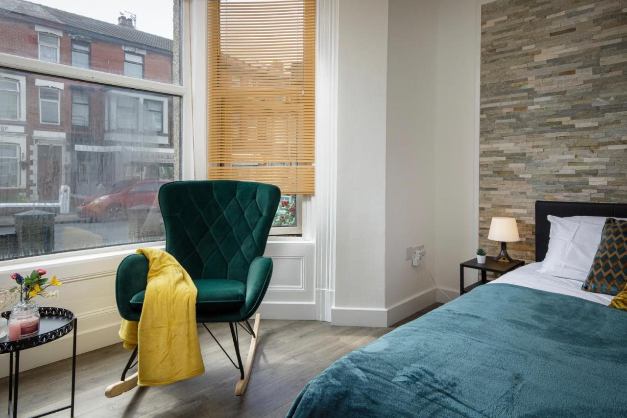 Seaside 1 - Beautiful Long On Lord Street * Blackpool